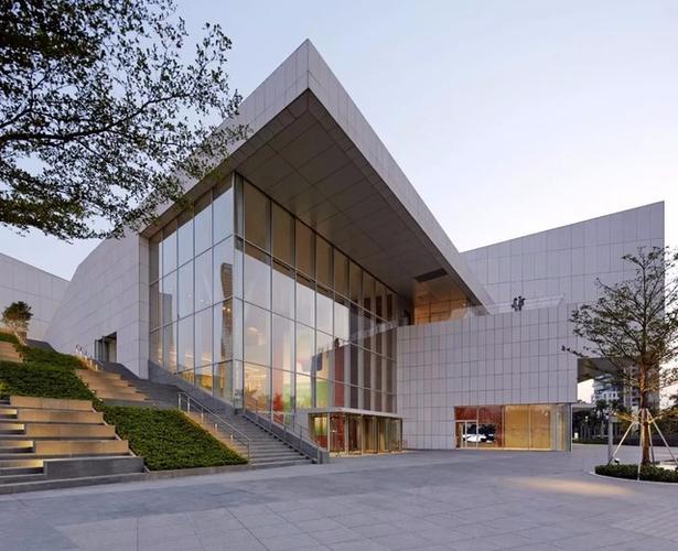 文化藝術(shù)中心外觀設(shè)計效果圖1/8